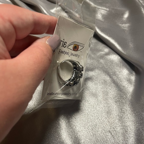 Ring - Picture 2 of 4